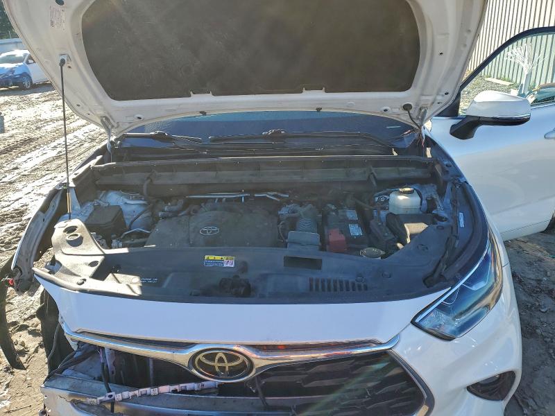 Фото 12 - TOYOTA HIGHLANDER