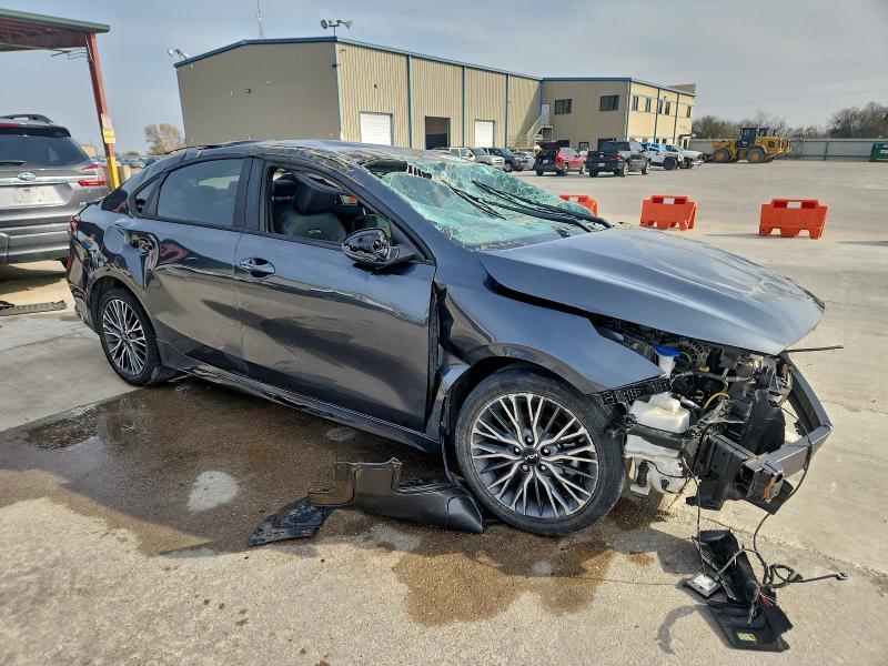 Фото 4 - KIA FORTE