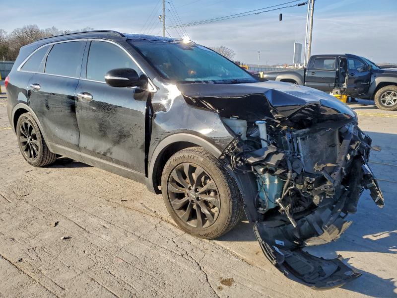 Фото 4 - KIA SORENTO