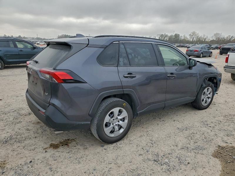 Фото 3 - TOYOTA RAV4