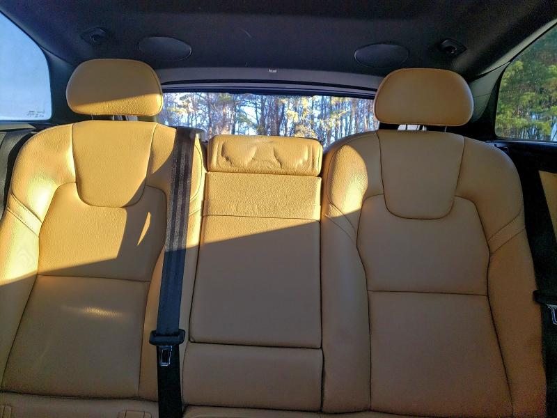 Фото 10 - VOLVO XC60