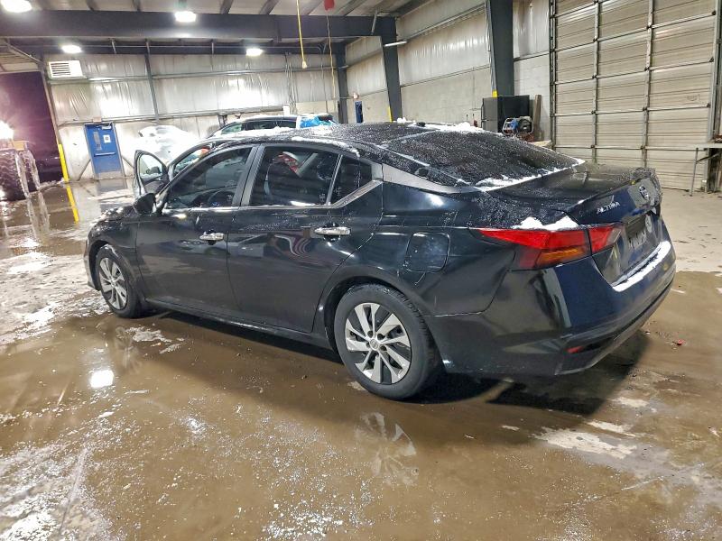 Фото 2 - NISSAN ALTIMA