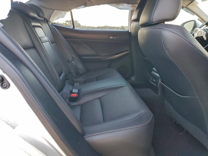 Фото 10 - LEXUS IS