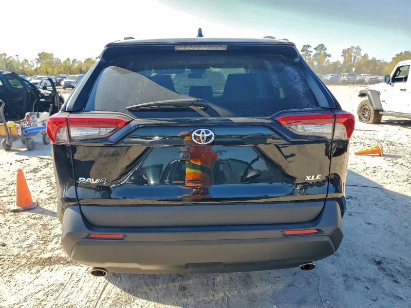 Фото 6 - TOYOTA RAV4