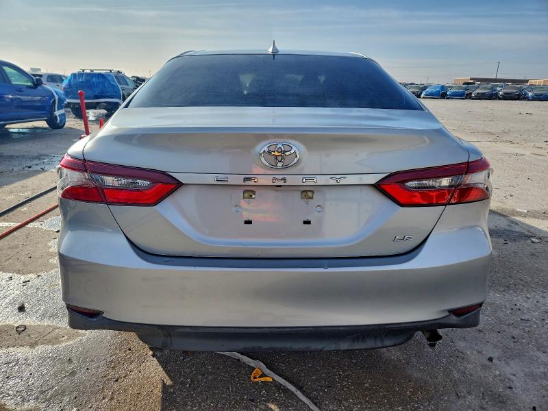 Фото 6 - TOYOTA CAMRY