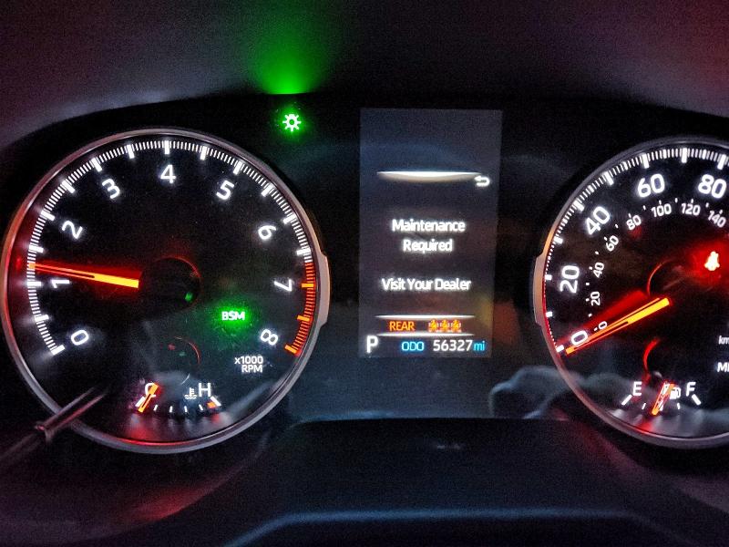 Фото 9 - TOYOTA RAV4