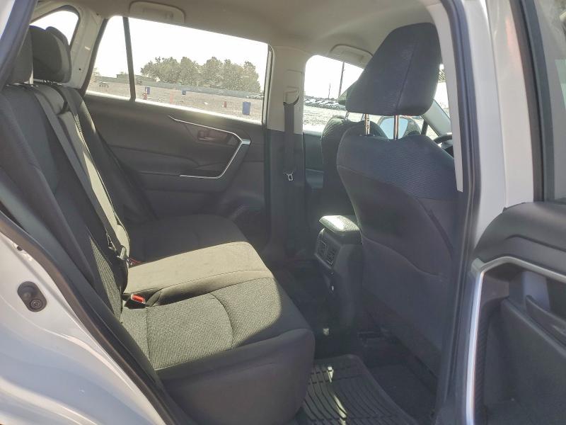 Фото 11 - TOYOTA RAV4