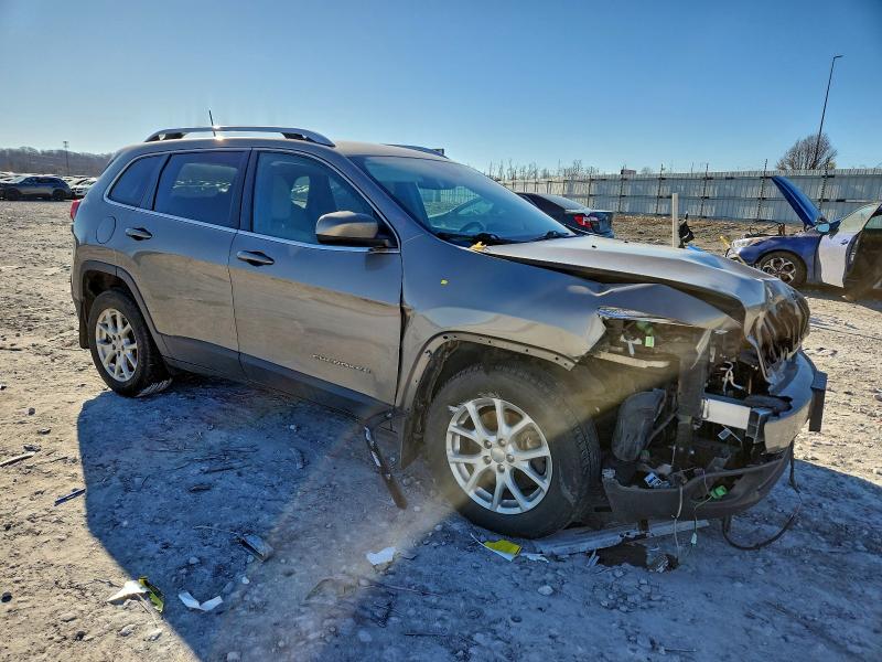 Фото 4 - JEEP GRAND CHER