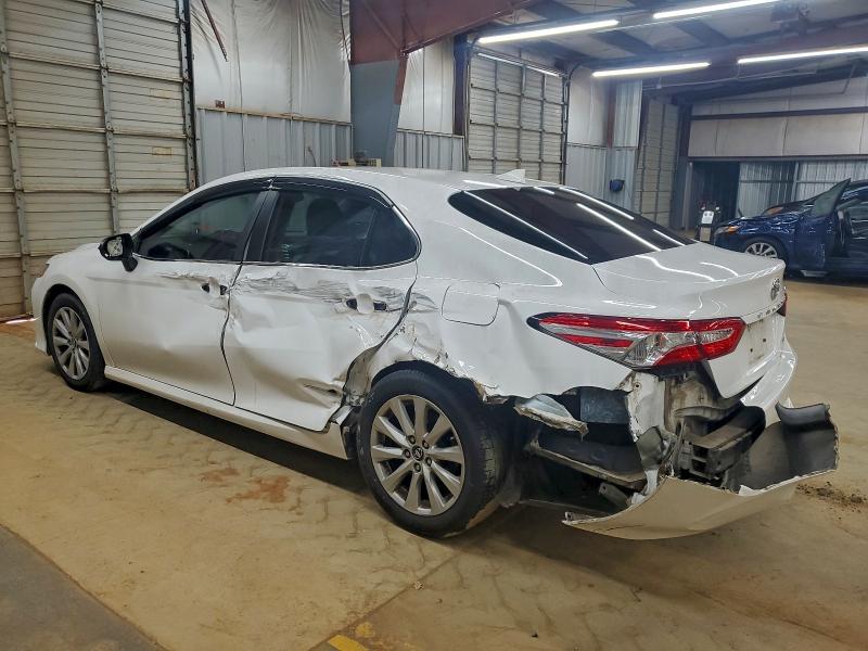 Фото 2 - TOYOTA CAMRY