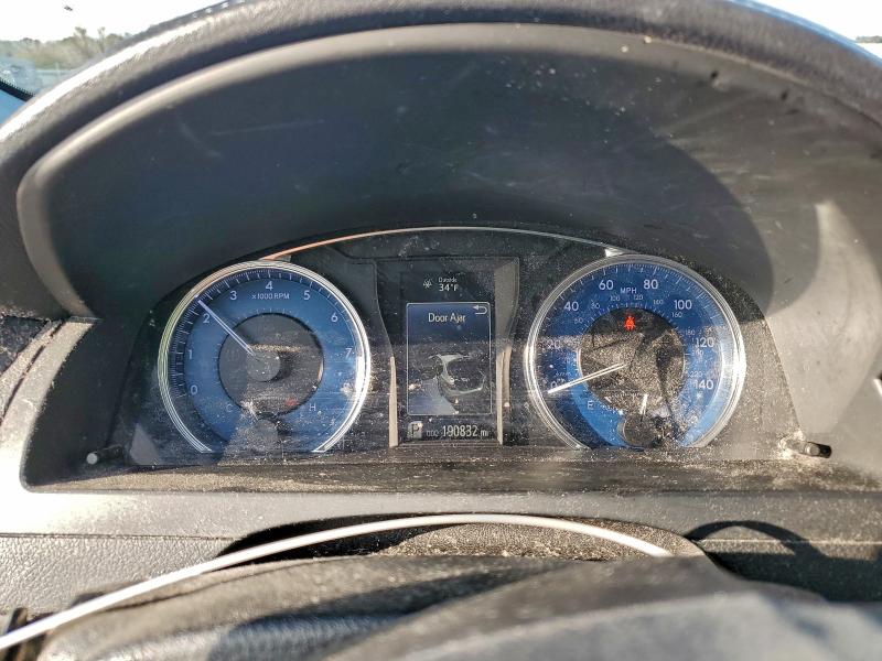 Фото 9 - TOYOTA CAMRY