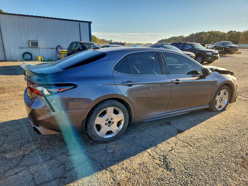 Фото 3 - TOYOTA CAMRY