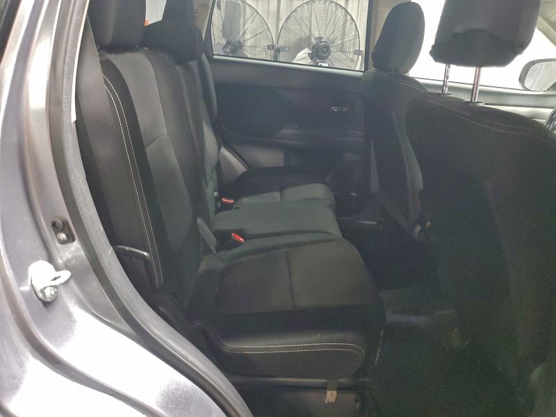 Фото 11 - MITSUBISHI OUTLANDER