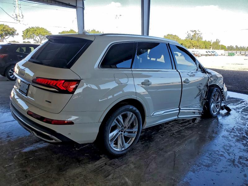 Фото 3 - AUDI Q7