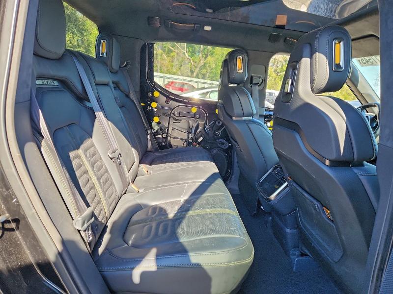 Фото 10 - RIVIAN RIT