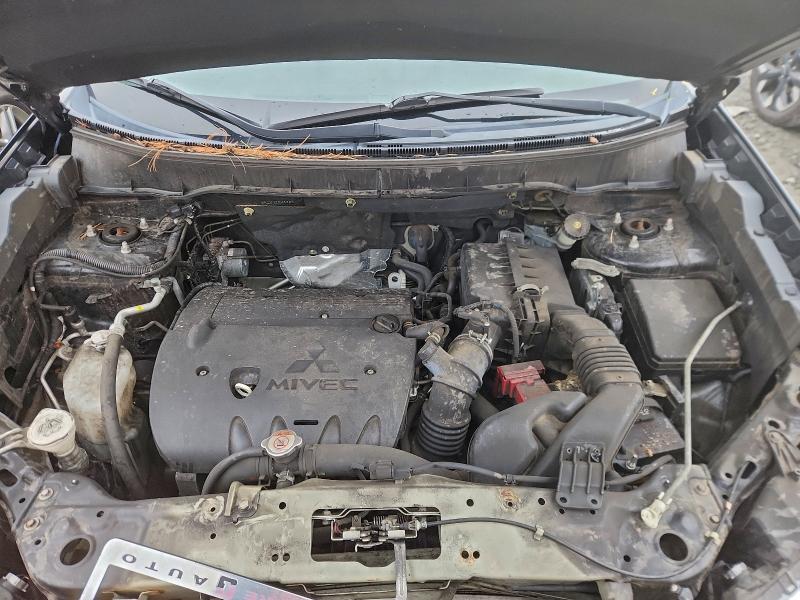 Фото 11 - MITSUBISHI OUTLANDER