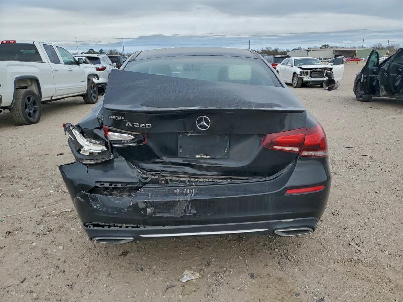 MERCEDES-BENZ A-CLASS 2019 VIN WDD3G4EB1KW023352