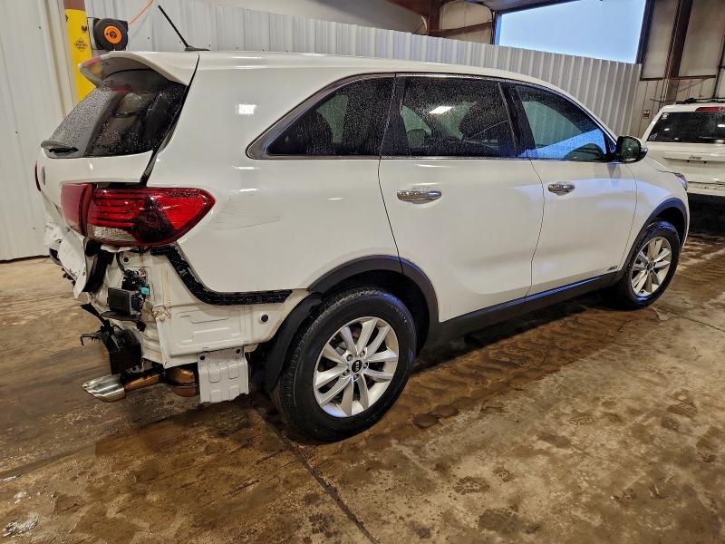 Фото 3 - KIA SORENTO