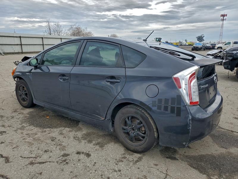 Фото 2 - TOYOTA PRIUS