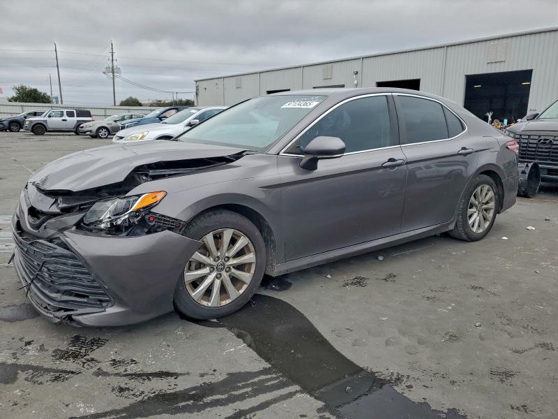 Фото 1 - TOYOTA CAMRY