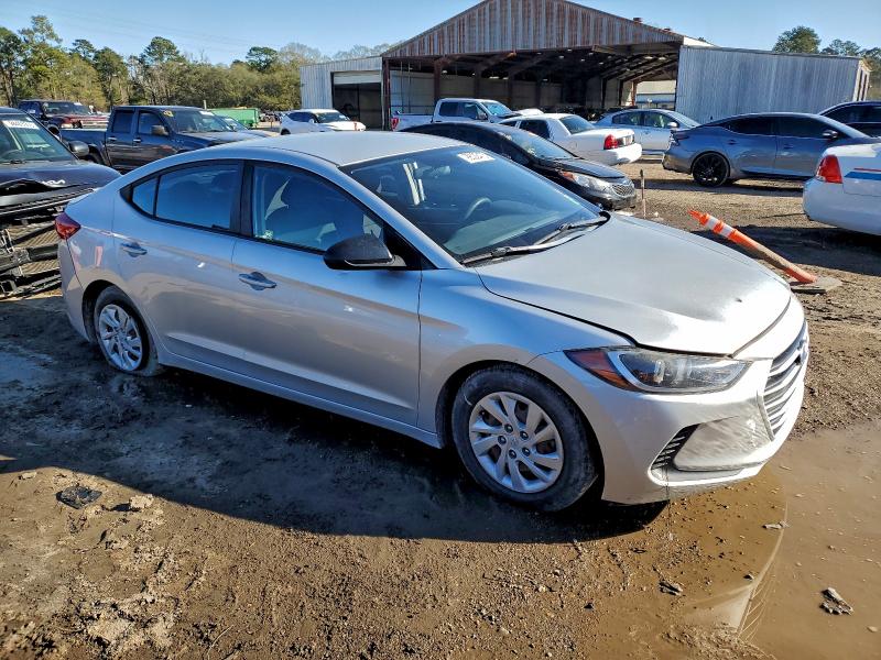 Фото 4 - HYUNDAI ELANTRA