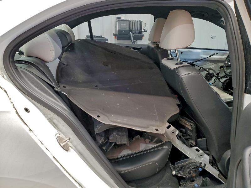 Фото 10 - VOLKSWAGEN JETTA