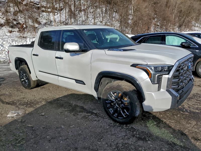 Фото 4 - TOYOTA TUNDRA