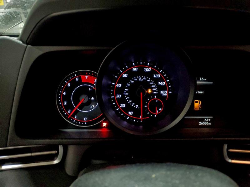 Фото 9 - HYUNDAI ELANTRA