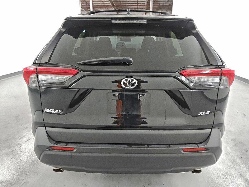 Фото 6 - TOYOTA RAV4