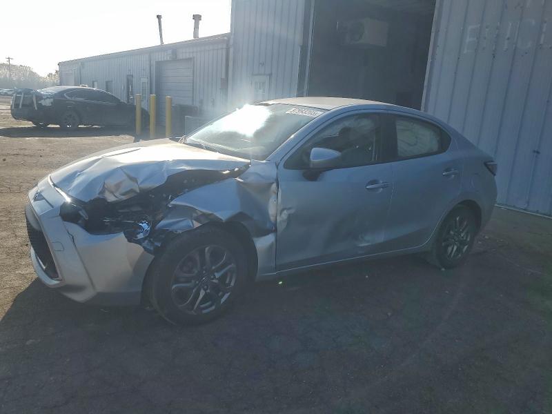 Фото 1 - TOYOTA YARIS