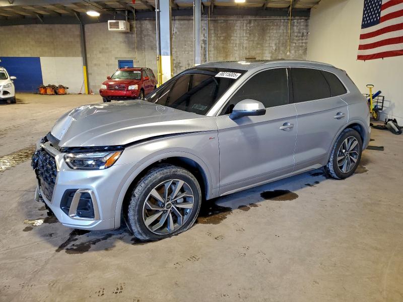 Фото 1 - AUDI Q5