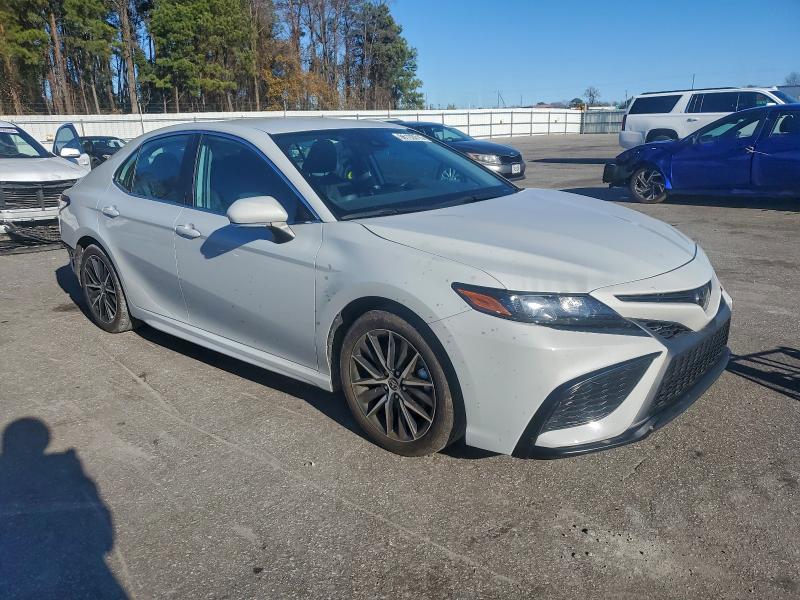 Фото 4 - TOYOTA CAMRY