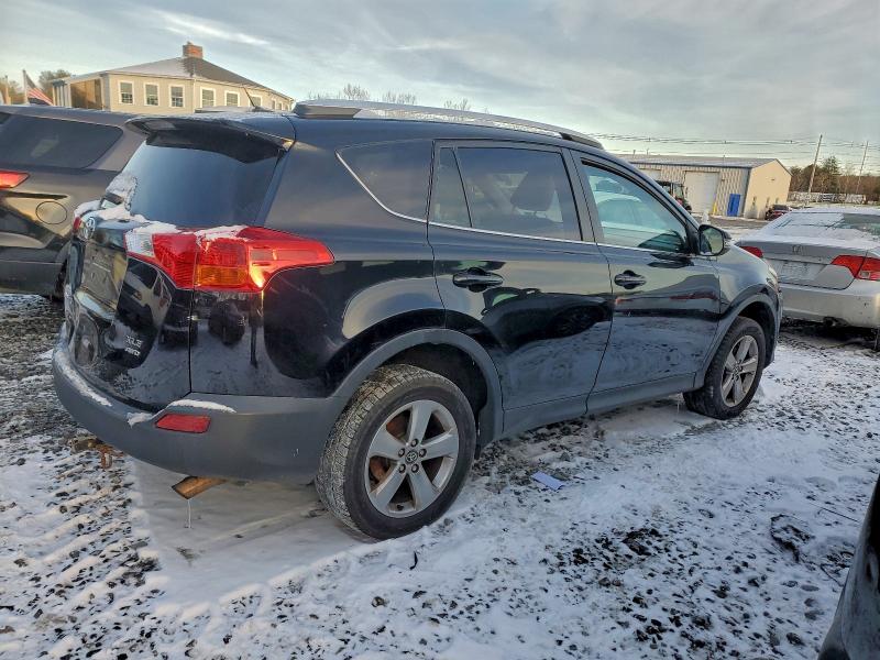 Фото 3 - TOYOTA RAV4