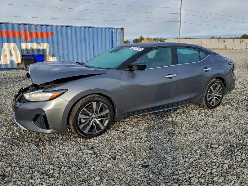 Фото 1 - NISSAN MAXIMA