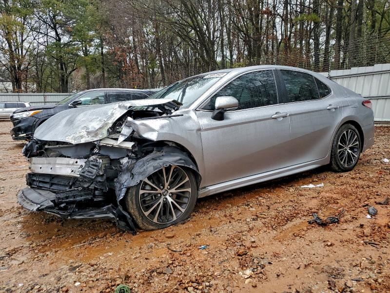 Фото 1 - TOYOTA CAMRY