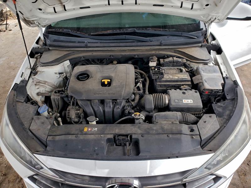 Фото 11 - HYUNDAI ELANTRA