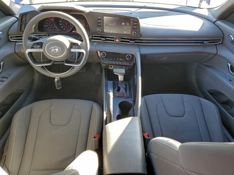 Фото 8 - HYUNDAI ELANTRA