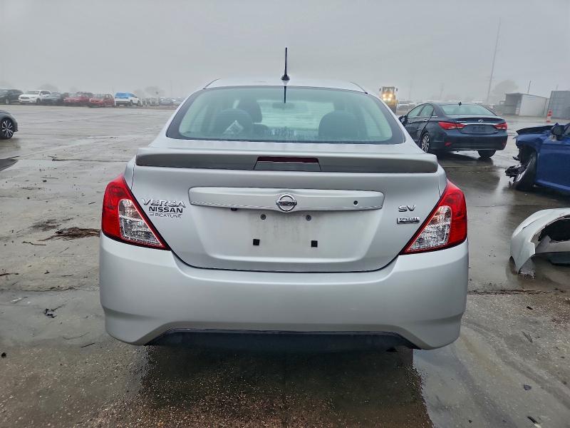Фото 6 - NISSAN VERSA
