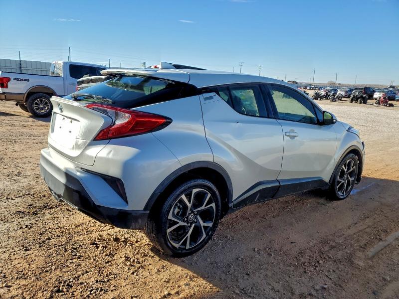 Фото 3 - TOYOTA C-HR