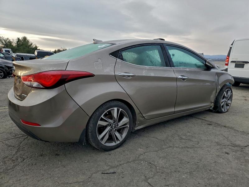 Фото 3 - HYUNDAI ELANTRA