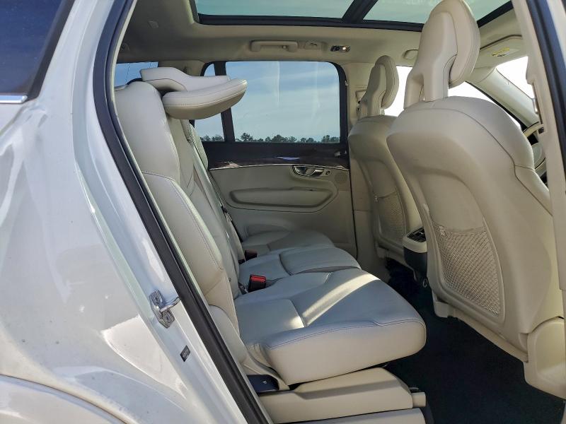 Фото 11 - VOLVO XC90