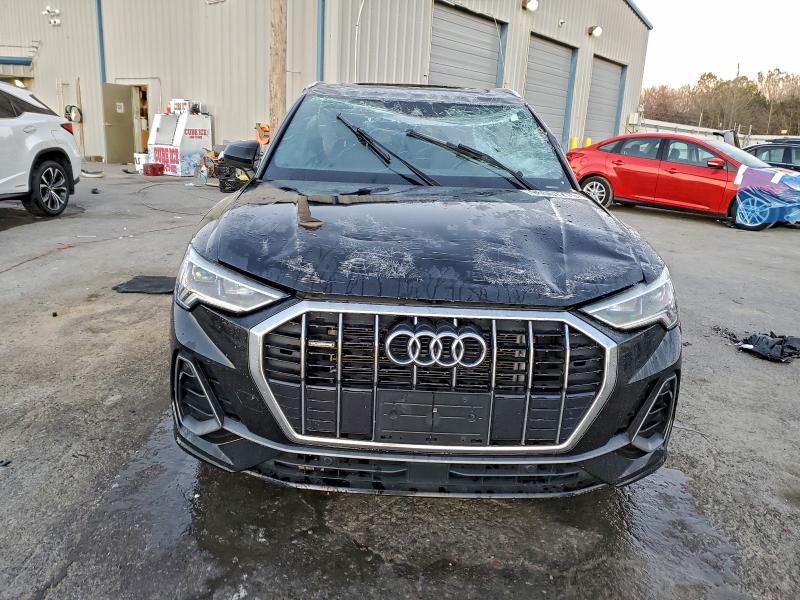 Фото 5 - AUDI Q3