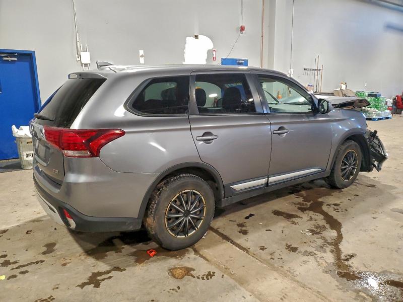 Фото 3 - MITSUBISHI OUTLANDER