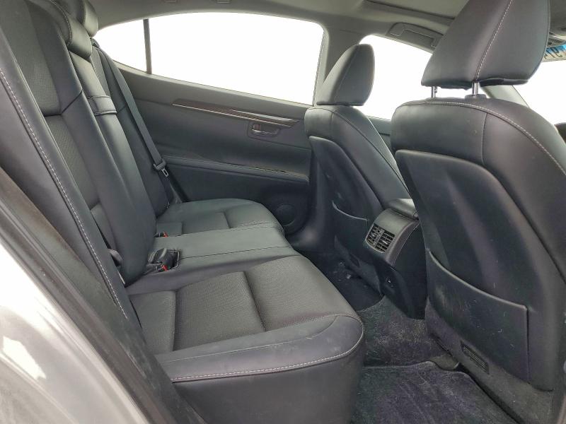 Фото 10 - LEXUS ES350