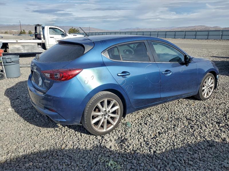 Фото 3 - MAZDA 3