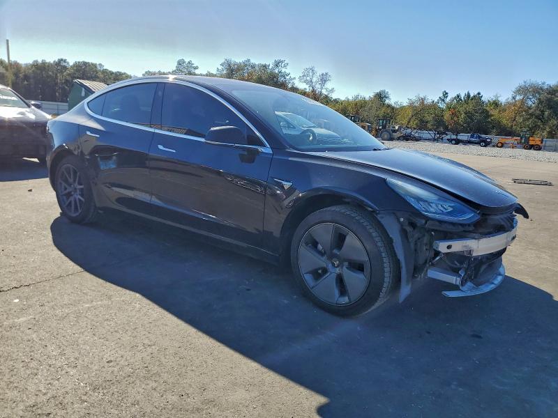 Фото 4 - TESLA MODEL 3