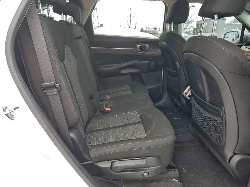 Фото 11 - KIA SORENTO