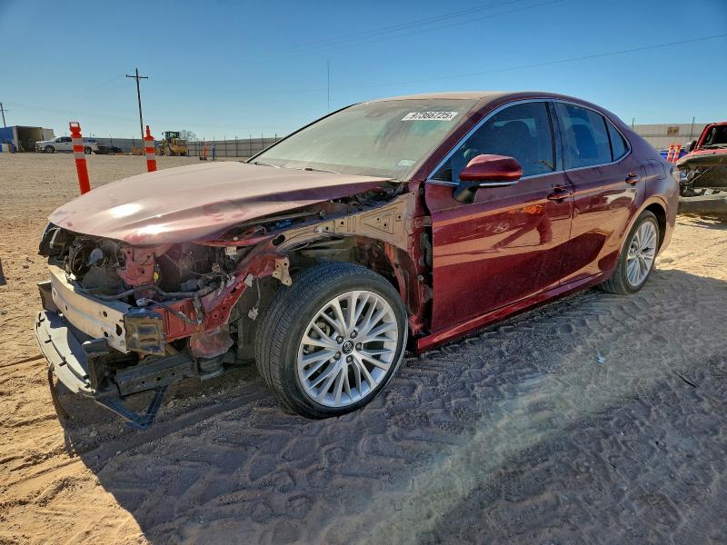 Фото 1 - TOYOTA CAMRY