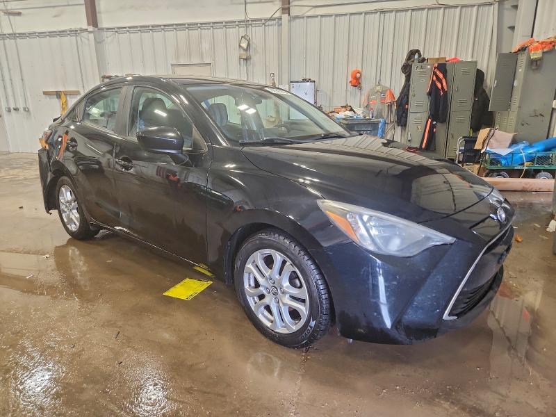 Фото 4 - TOYOTA YARIS