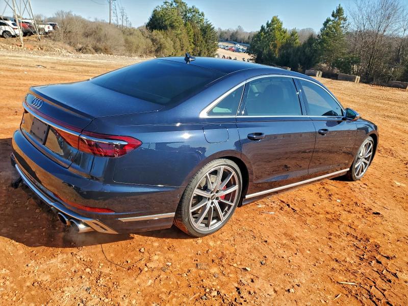 Фото 3 - AUDI S8