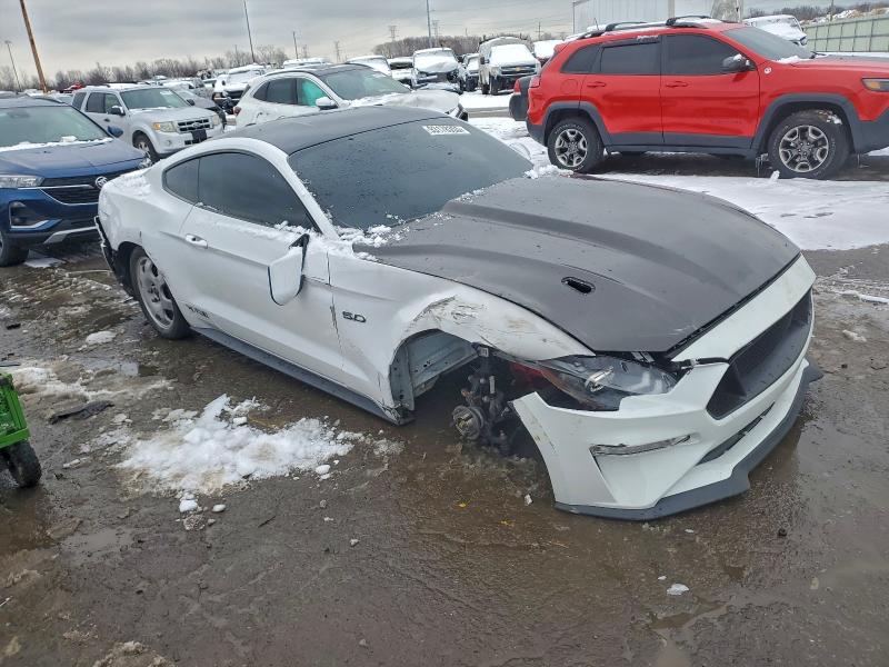 Фото 4 - FORD MUSTANG